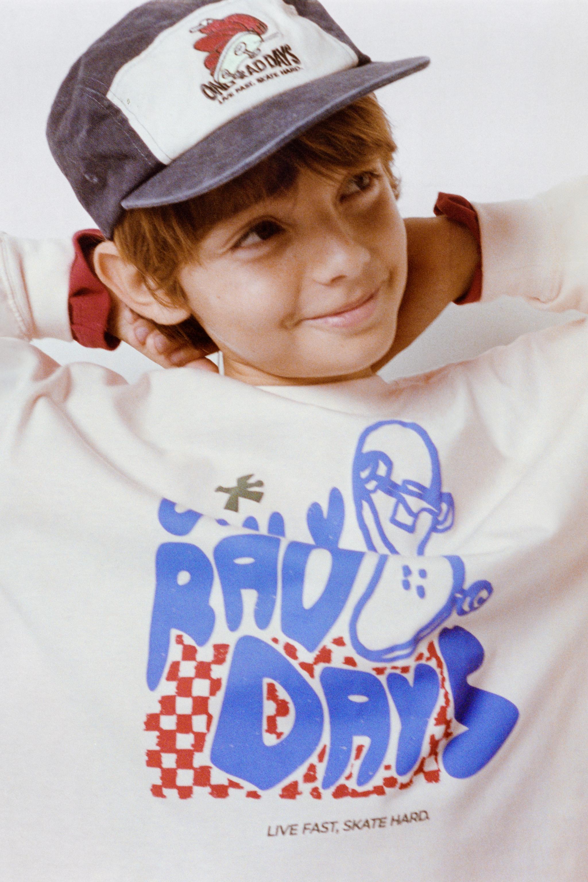 PRINTED LABEL T-SHIRT